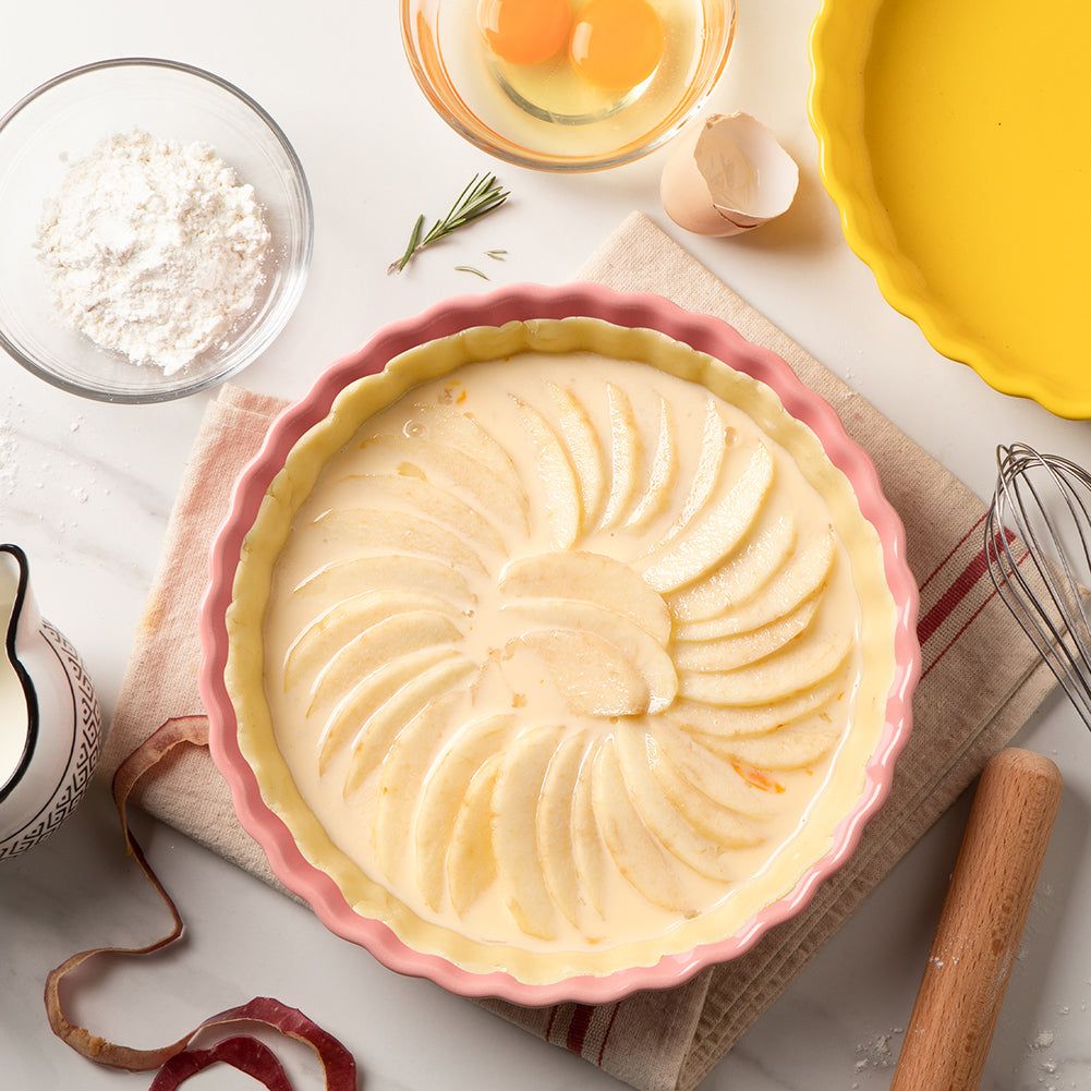 SWEEJAR Porcelain Pie Pan, 9.5-inch Round Corrugated Tart Dish, Non-sticky Ceramic Quiche Plate, Suitable for Baking Apple Pie, Cheese Sweet Potato Pie, Chicken Pot Pie, Crustless Quiche